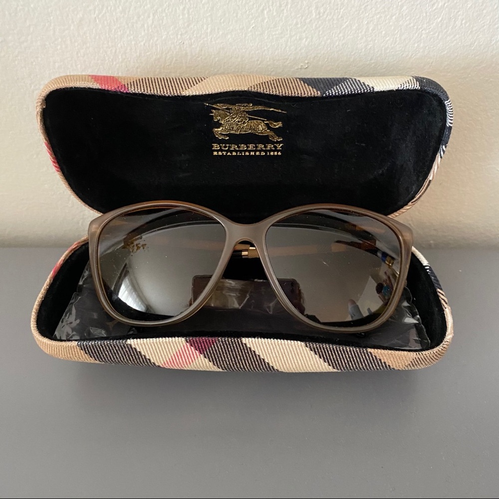 Burberry Polarized Sunglasses B4117